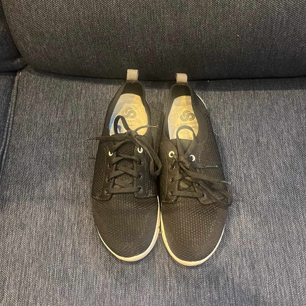 Clark's Cloud steppers Black Knit Sneakers Size 6.5 M